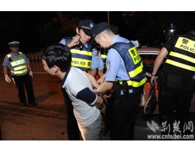 武汉警方首试“唾液查毒驾” 一专车女司机落网