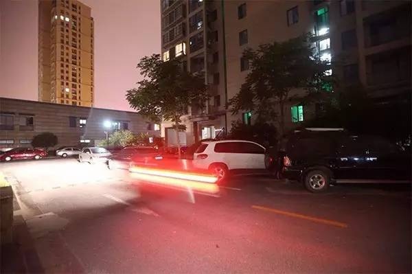 昨夜新闻！杭州一出租车司机被乘客打伤，颈部