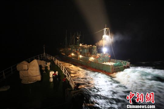 山东海警破获非法捕捞案 查获渔获物18万余公斤