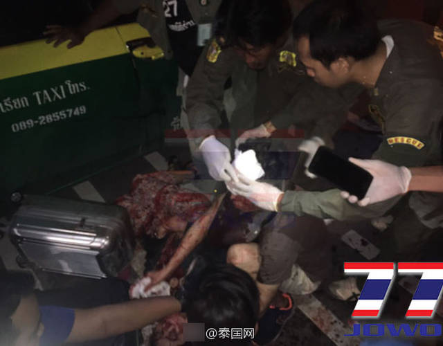 其中男方刘先生(27岁)前额被砍出一大道伤口，女方夏女士(28岁)右耳一大道伤口，两人失血量非常大。