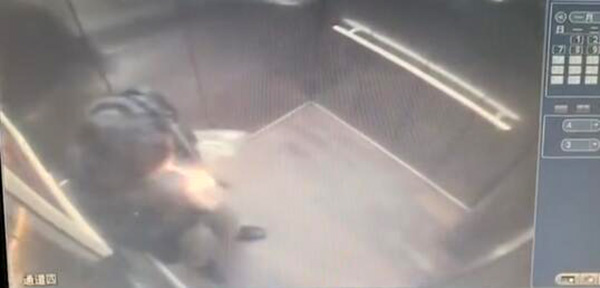 宁波一男子电梯内劝阻吸烟被打头部手臂均受伤