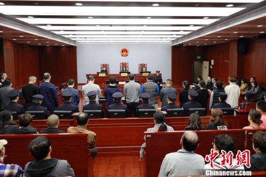上海首例“套路贷”重刑宣判3人被判无期徒刑