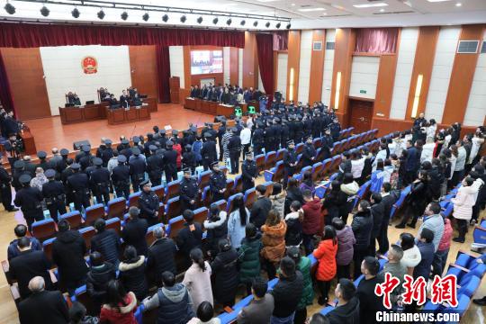 “套路收车”黑社会性质组织案在重庆宣判首犯获刑25年