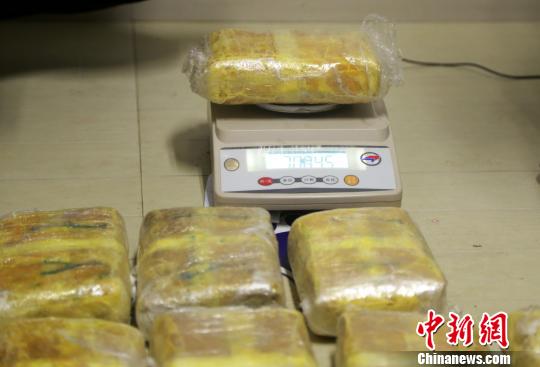 本案是江西省九江市有史以来在本地查获最多毒品的案件。　刘志坚 摄