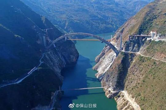 11年，“中国最难隧道”贯通了！