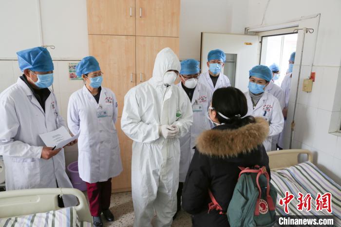 图为桂林医学院第二附属医院开展新型冠状病毒肺炎处置应急演练。　医院供图 摄