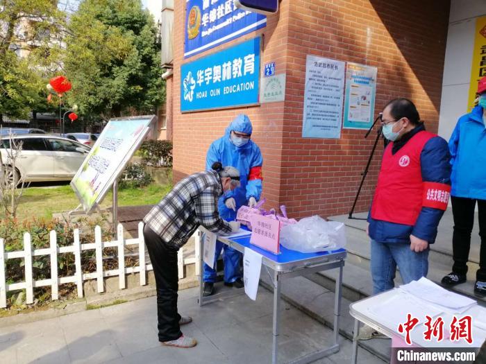 武汉万余市民报名志愿服务助力社区疫情防控