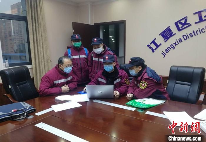 图为江西援助湖北武汉医疗防疫队流行病学调查小组人员。 受访者供图
