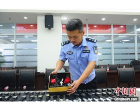 重庆警方破获特大销售假冒名表案