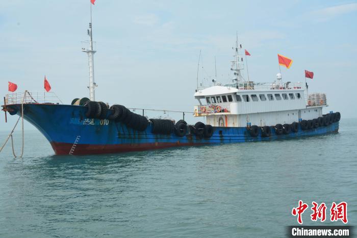 海警抓获270余吨非法捕捞渔获