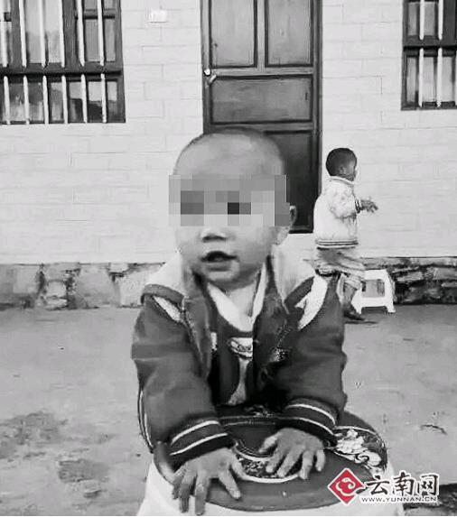 云南男童失踪后在邻居家柜子里被发现 警方介入