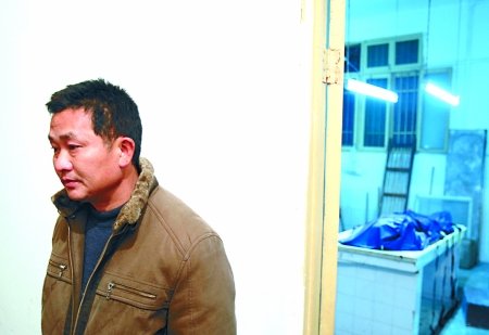 84岁老翁因公交车上无人肯让座猝死车厢(图)