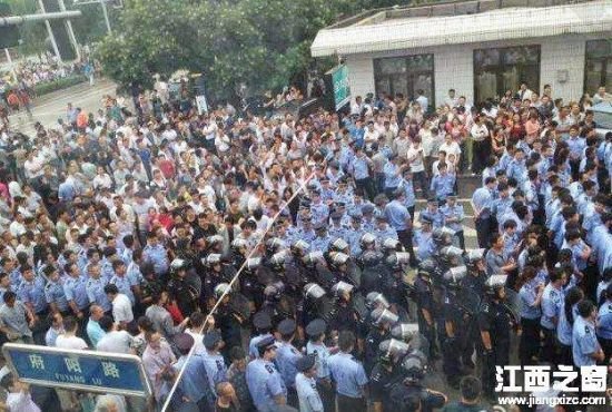 陕西神木4人散布网络谣言引发群体事件被刑拘