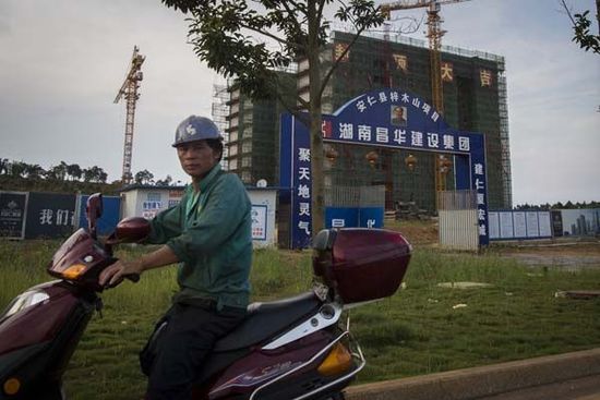 湖南贫困县安仁疑以建小区名义偷盖政府大楼(图)
