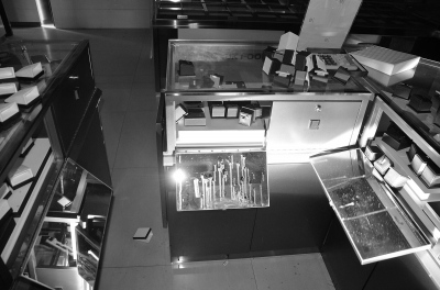 盗贼用简易工具洗劫珠宝行涉389万元大案告破