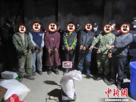 成都警方破获“张哥”制造毒品案抓获嫌犯22人