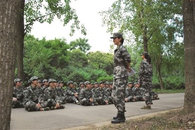  东南大学试行自训教官持证上岗