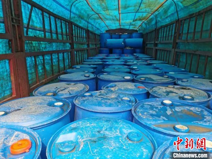 云南西盟查获一起易制毒物品案缴获易制毒物品30余吨